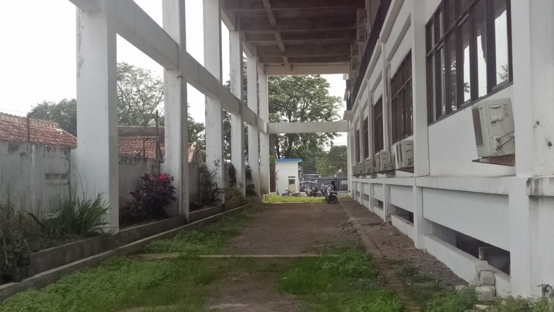 Gedung Ex Kampus di Jalan Raya Kopo Ketapang