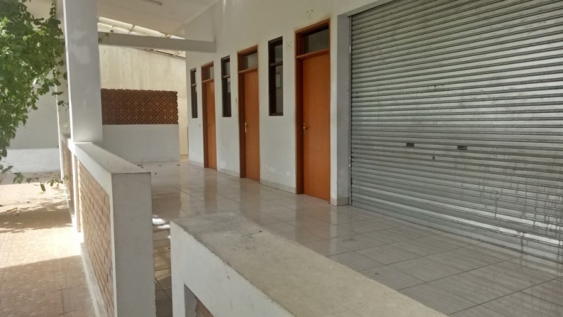 Gedung Ex Kampus di Jalan Raya Kopo Ketapang