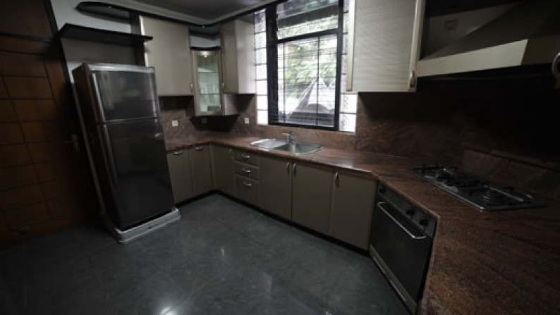 Villa full furnished , dekat kampus UNPAR