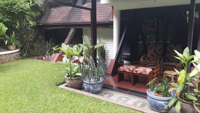 Villa full furnished , dekat kampus UNPAR