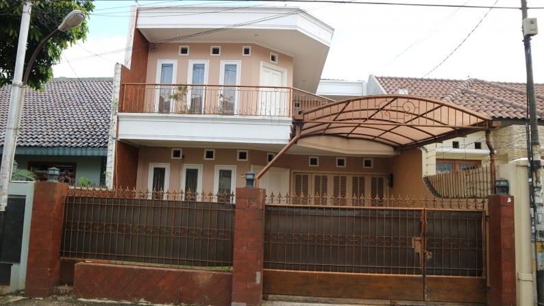 Rumah di Johari Kebayoran Lama