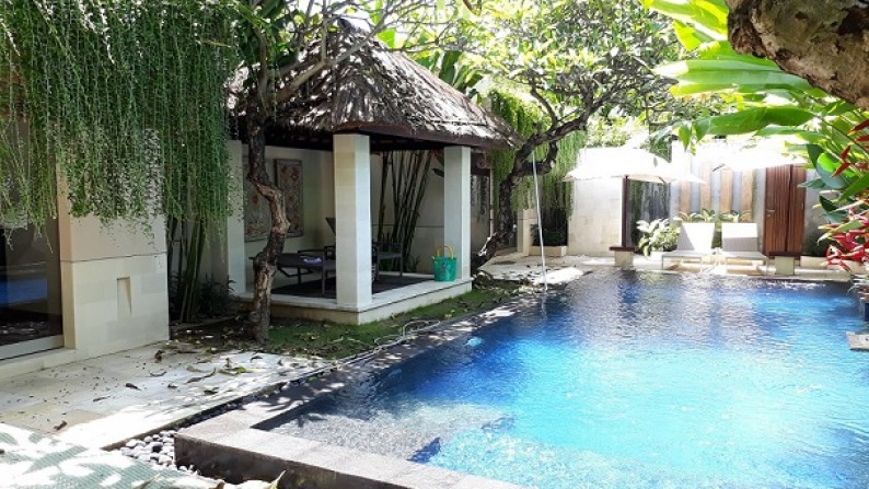 Langka!! Villa Modern Baru, 5 menit Jalan ke Pantai Jimbaran