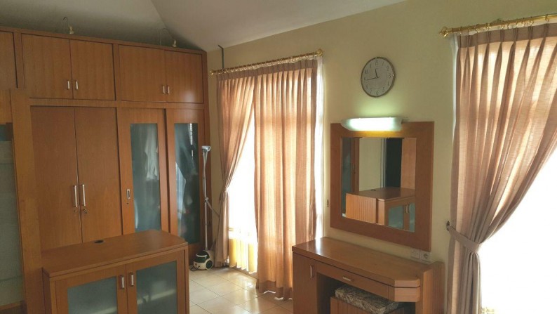 Dijual Townhouse di Taman Paris Lantai 2&3 - Lippo Karawaci