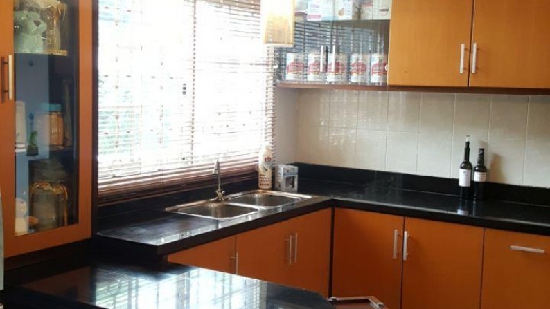 Dijual Townhouse di Taman Paris Lantai 2&3 - Lippo Karawaci