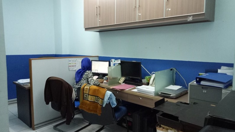 Office Building di lokasi strategis