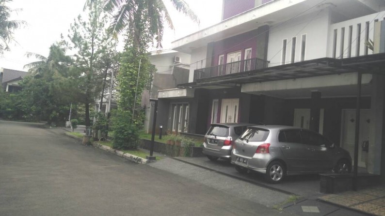 Rumah Cantik Minimalis Dalam Komplek Riverpark Bintaro Sektor 8