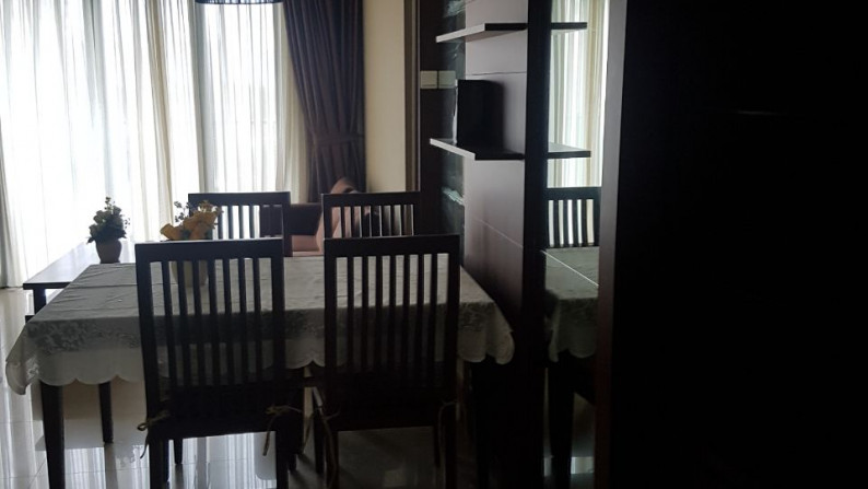 Apartemen Hampton Park 2 Lantai