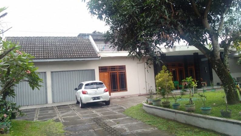 Rumah Besar di daerah Sinduadi, Mlati, Sleman, Jogja