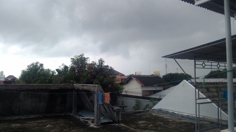 Rumah Besar di daerah Sinduadi, Mlati, Sleman, Jogja