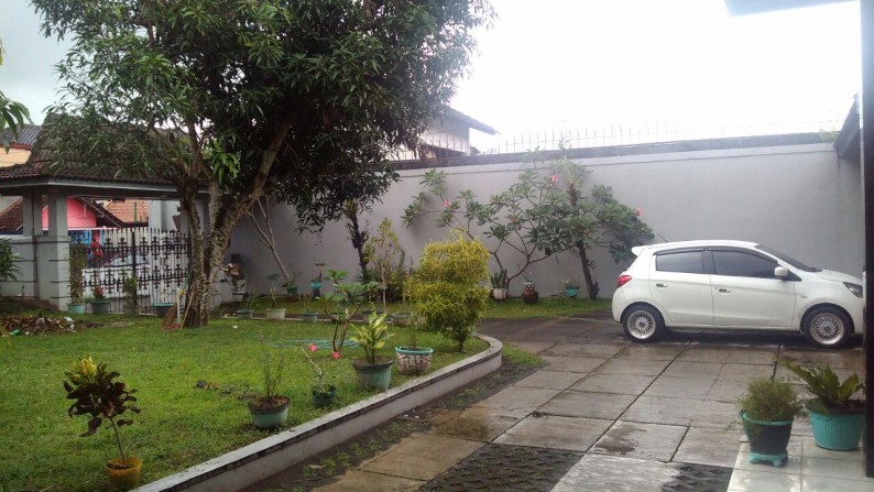 Rumah Besar di daerah Sinduadi, Mlati, Sleman, Jogja