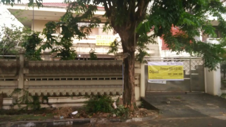 Rumah pusat kota di TRUNOJOYO, sangat baik untuk commercial area