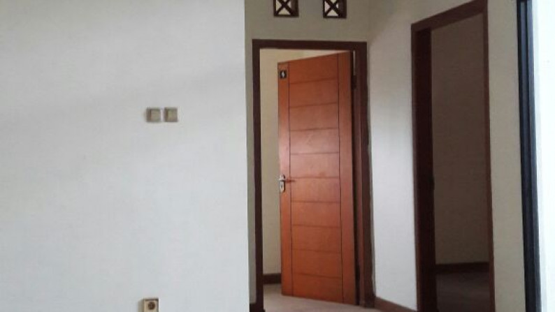 Dijual Rumah di Jl. Tembaga Raya - Perum, Karawaci