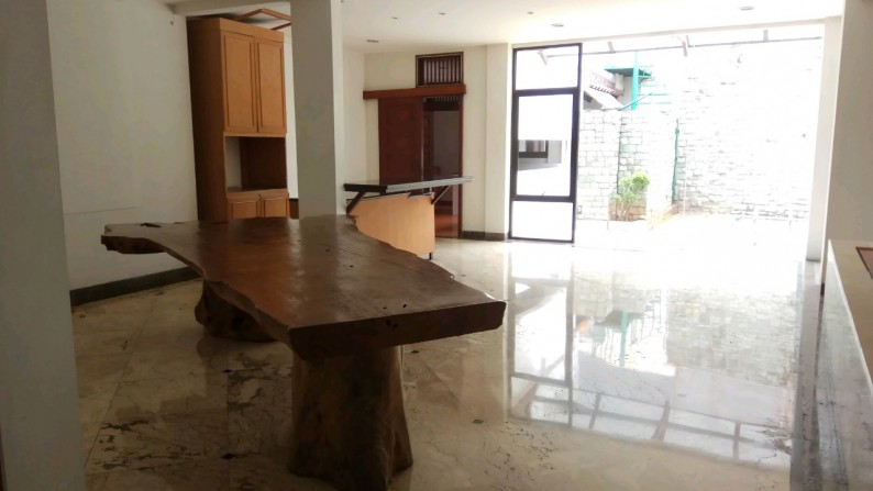 RUMAH DIJUAL DI JL. KARTIKA UTAMA, PONDOK INDAH