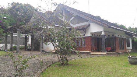 Villa Nyaman dekat Kampung Gajah , Cihideung Lembang