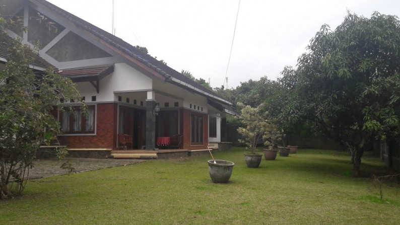 Villa Nyaman dekat Kampung Gajah , Cihideung Lembang