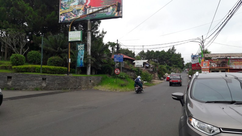 Villa Nyaman dekat Kampung Gajah , Cihideung Lembang