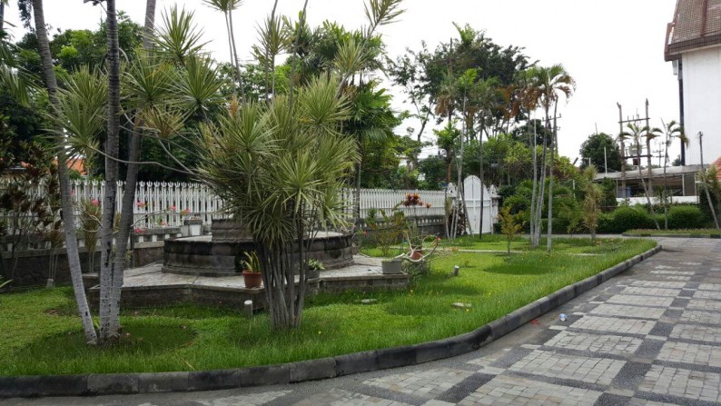 exclusive colonial house @ central surabaya, east java , surabaya.