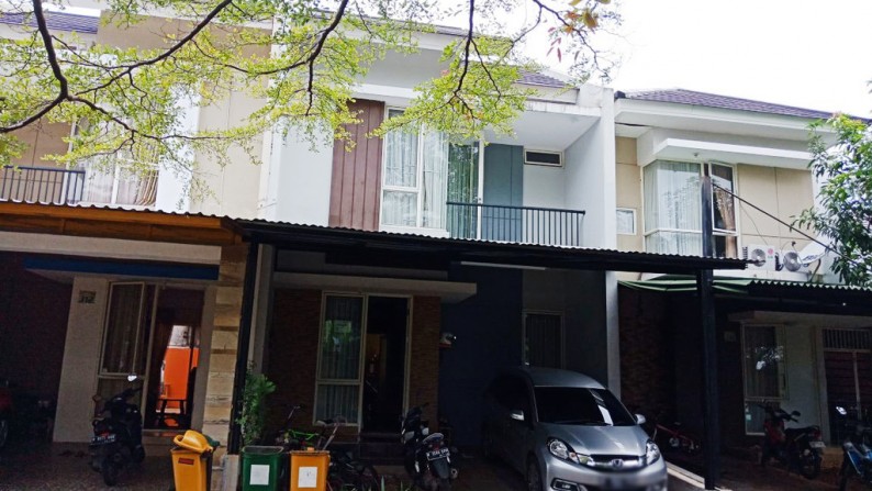 Rumah Bagus Di Urbana Place, Ciputat