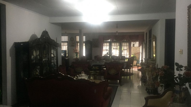 RUMAH LUAS DIAREA JL CAMAR BINTARO JAYA SEKTOR 3 DEKAT AKSES TOLL