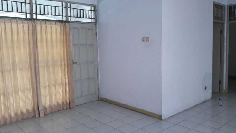 Rumah Hoek di Sektor 3 Bintaro