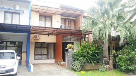 Rumah Bagus Di Emerald Town House, Bintaro Jaya