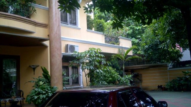 Rumah megah 2 lantai bisa untuk kantor Jatipadang Raya Jakarta Selatan