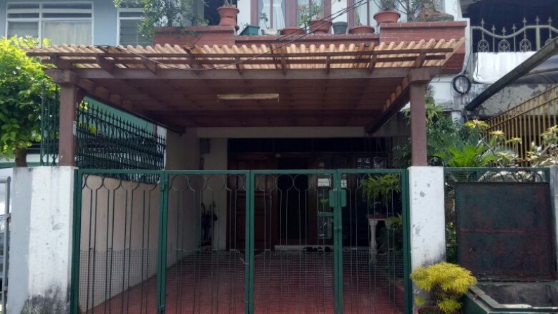 Rumah siap huni di ciputat