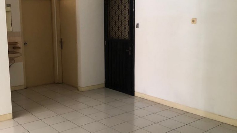 Disewakan Rumah di Puri Indah - Jakarta Barat