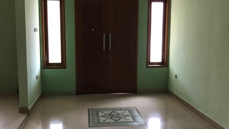 Rumah Siap Huni di Graha Raya