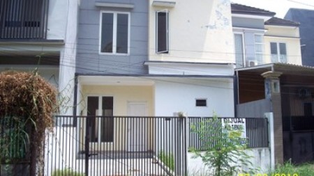 Rumah Baru di Prapen Mas, 2 Lantai, Minimalis, Row Jalan Lebar, Bagus, Cocok untuk pasutri baru menikah, SIAP HUNI