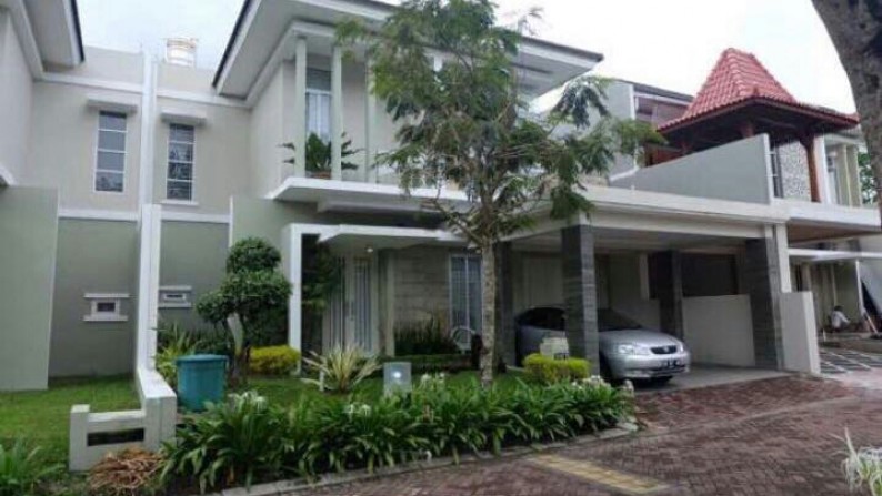 RUMAH MEWAH + FURNITURE, DI PERUMAHAN GREEN HILL.