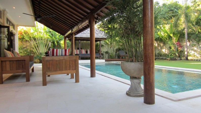 PRIME LOCATION!! Large Living at Heart of Seminyak