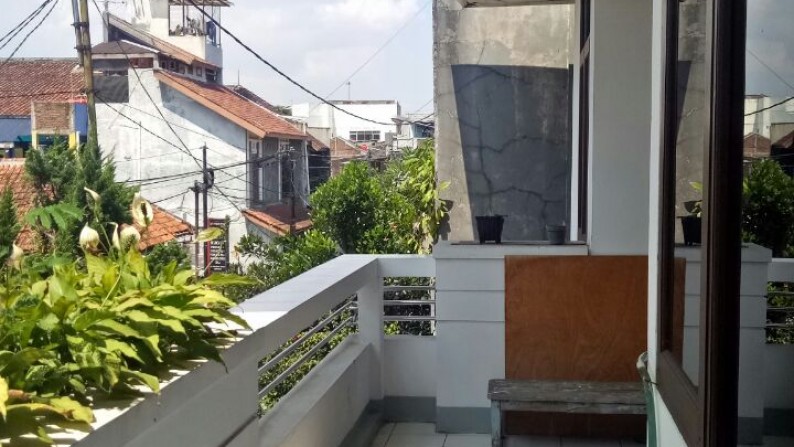 Rumah Terawat di Jl.Melong Kidul, Sayap Lengkong Besar