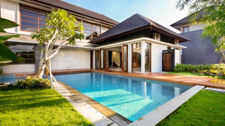 Villa Seminyak di Bali Fully Furnished