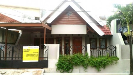 Rumah Cantiq Siap Huni 139m Harga 60Jt/thn, nego