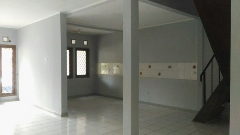 Rumah Cantiq Siap Huni 139m Harga 60Jt/thn, nego