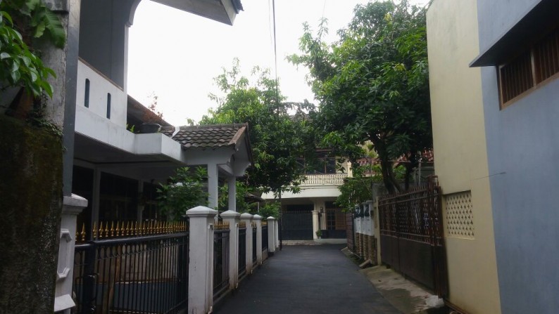 Rumah Megah Di Jati Padang Baru