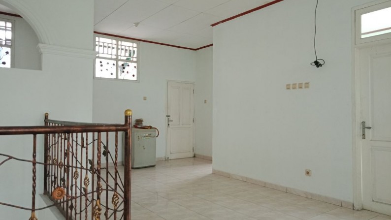 Rumah hoek Regency Melati Mas