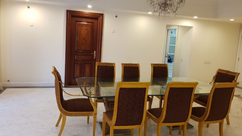 Disewakan APARTEMENT Mewah di Apt. Menteng Eksekutif Harga NEGO