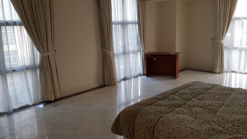 Disewakan APARTEMENT Mewah di Apt. Menteng Eksekutif Harga NEGO