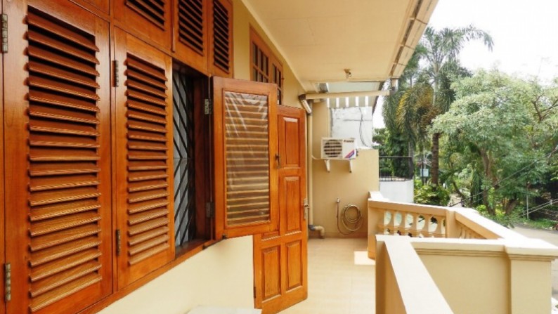 Rumah Megah Di Pondok Indah