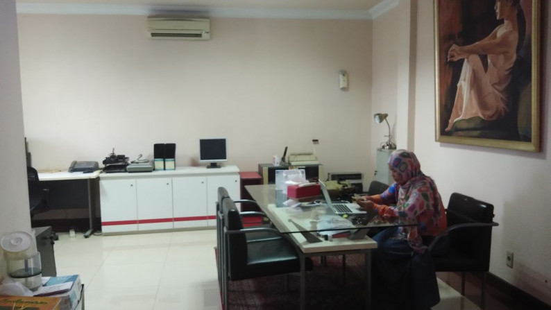 Rumah Kantor Lokasi Di Kawasan Bisnis Gatot Subroto