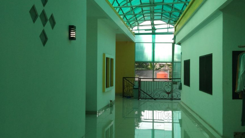 Show Room Mobil Lokasi Pinggir Jalan di Jati Asih - Bekasi