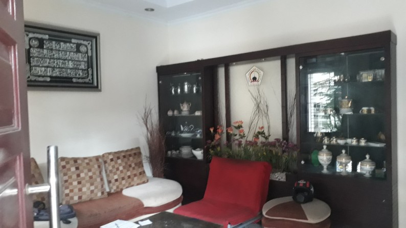 Dijual rumah asri siam huni di Menteng Dalam Tebet Jakarta Selatan