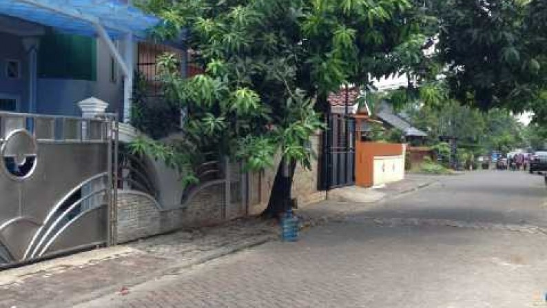 Disewakan Rumah 2 lantai di Komplek Duta Garden, Jurumudi, Benda