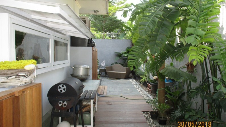 HUNIAN MEWAH DENGAN KOLAM RENANG, DI VICTORIA RESIDENCE, DEPOK, SLEMAN