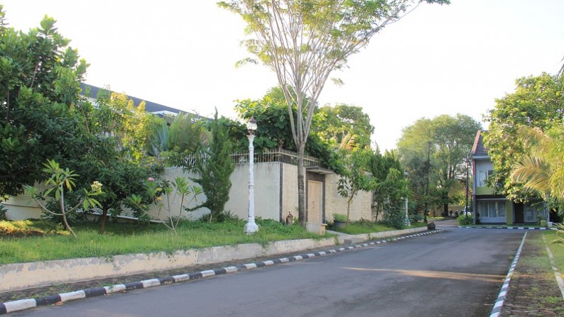 HUNIAN MEWAH DENGAN KOLAM RENANG, DI VICTORIA RESIDENCE, DEPOK, SLEMAN