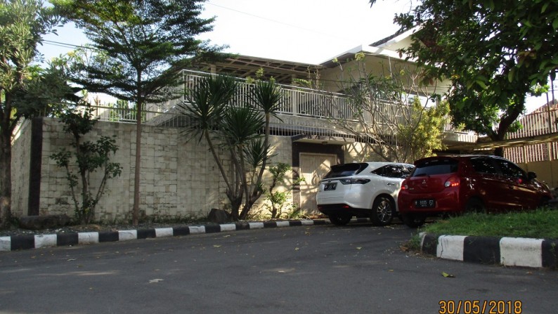 HUNIAN MEWAH DENGAN KOLAM RENANG, DI VICTORIA RESIDENCE, DEPOK, SLEMAN