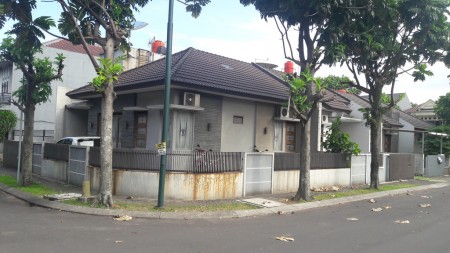 Rumah Hoek Singgasana Pradana , Mekarwangi