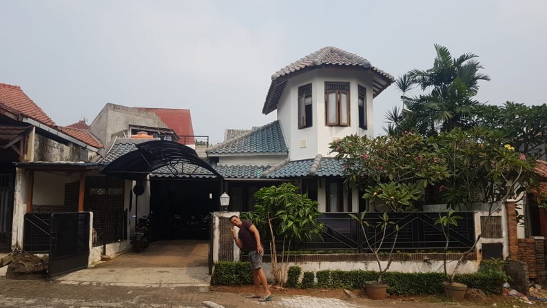 Rumah \"Bali Style\" Di Puri Cinere